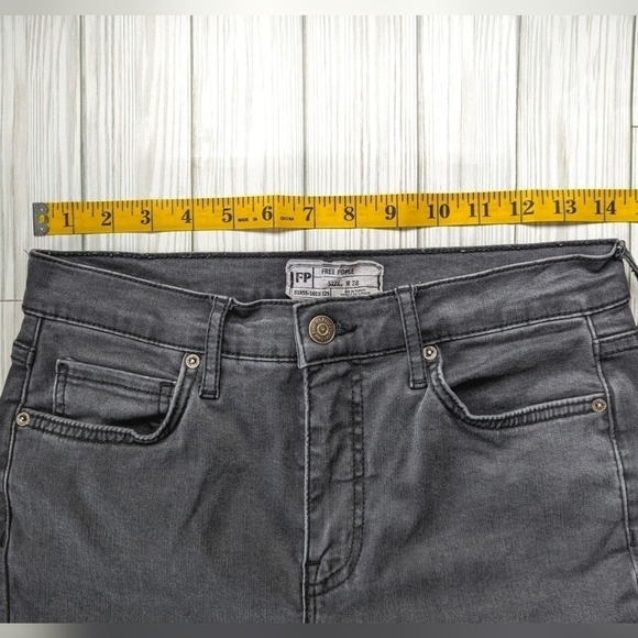 Free People Busted Knees Skinny Jeans in Washed Black Women's Size 28 - Picture 8 of 12